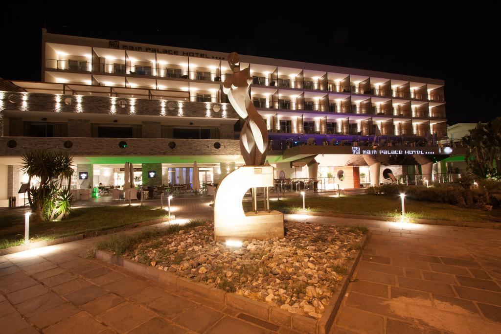 Main Palace Hotel Рокалумера Екстериор снимка