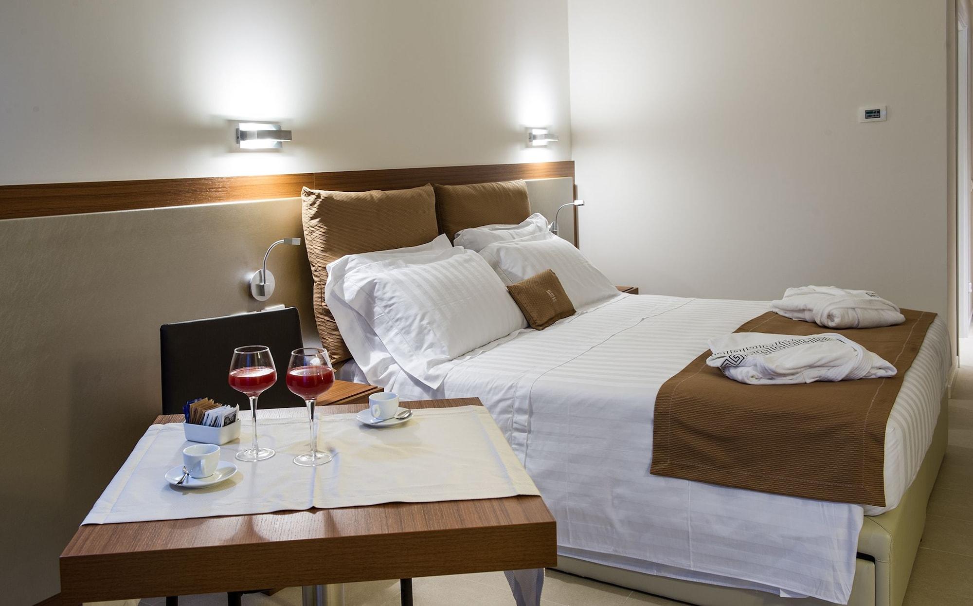 Main Palace Hotel Рокалумера Екстериор снимка