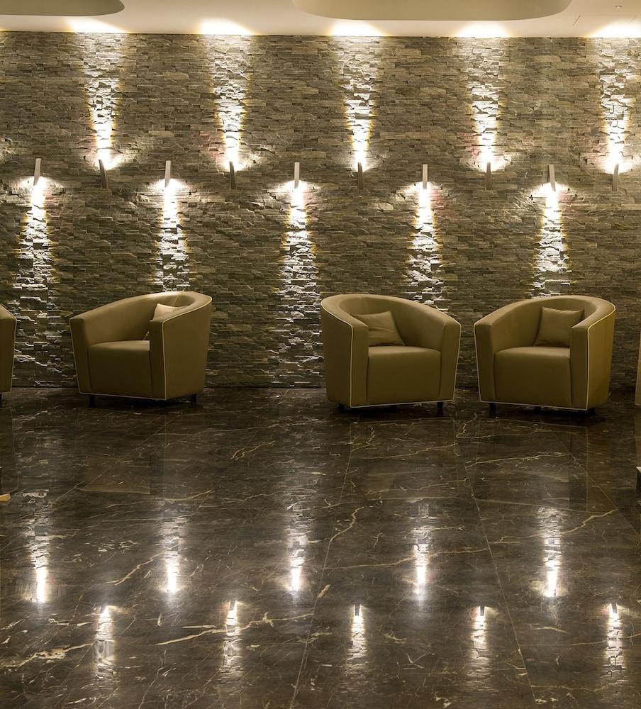 Main Palace Hotel Рокалумера Екстериор снимка