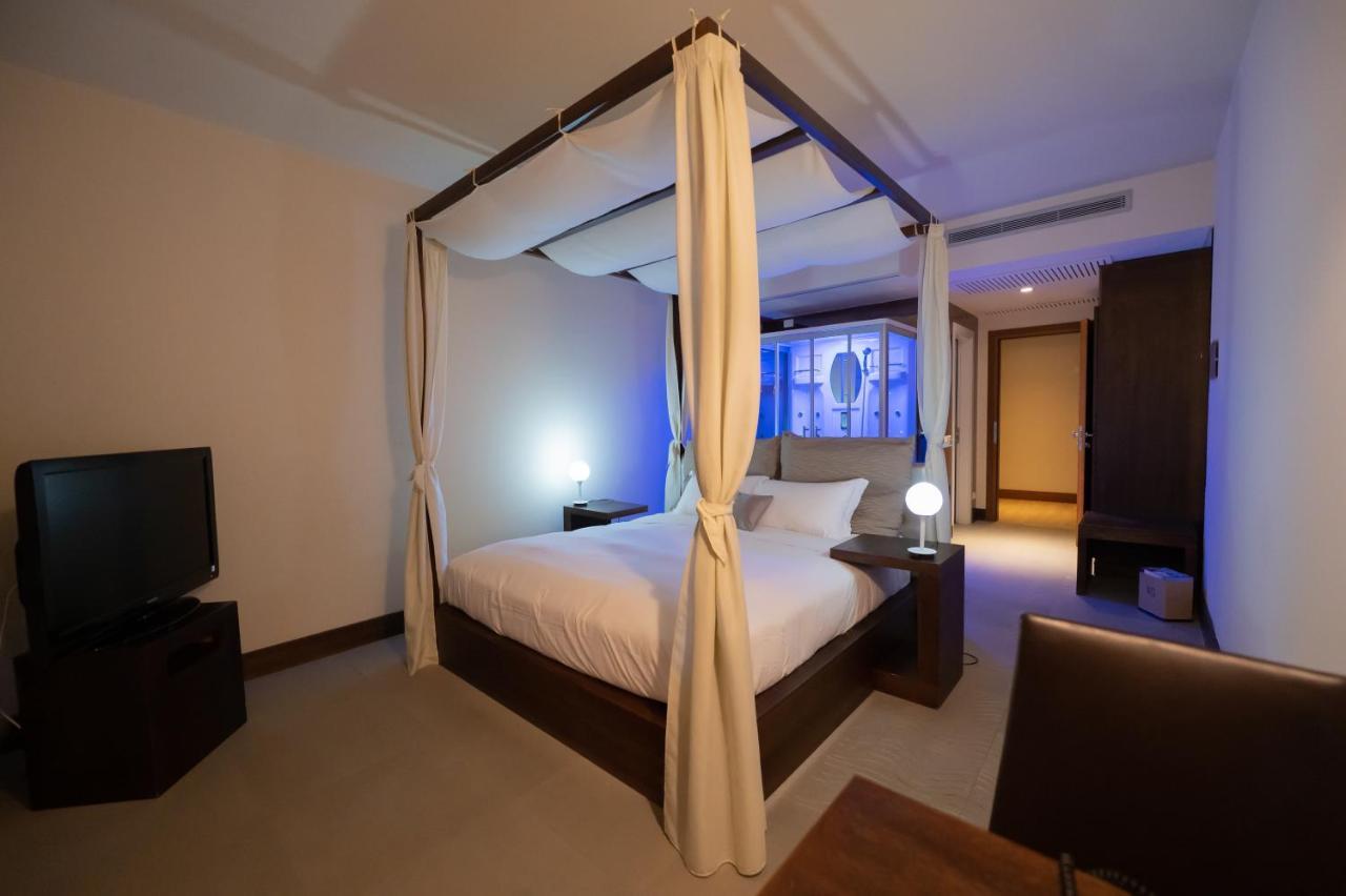 Main Palace Hotel Рокалумера Екстериор снимка