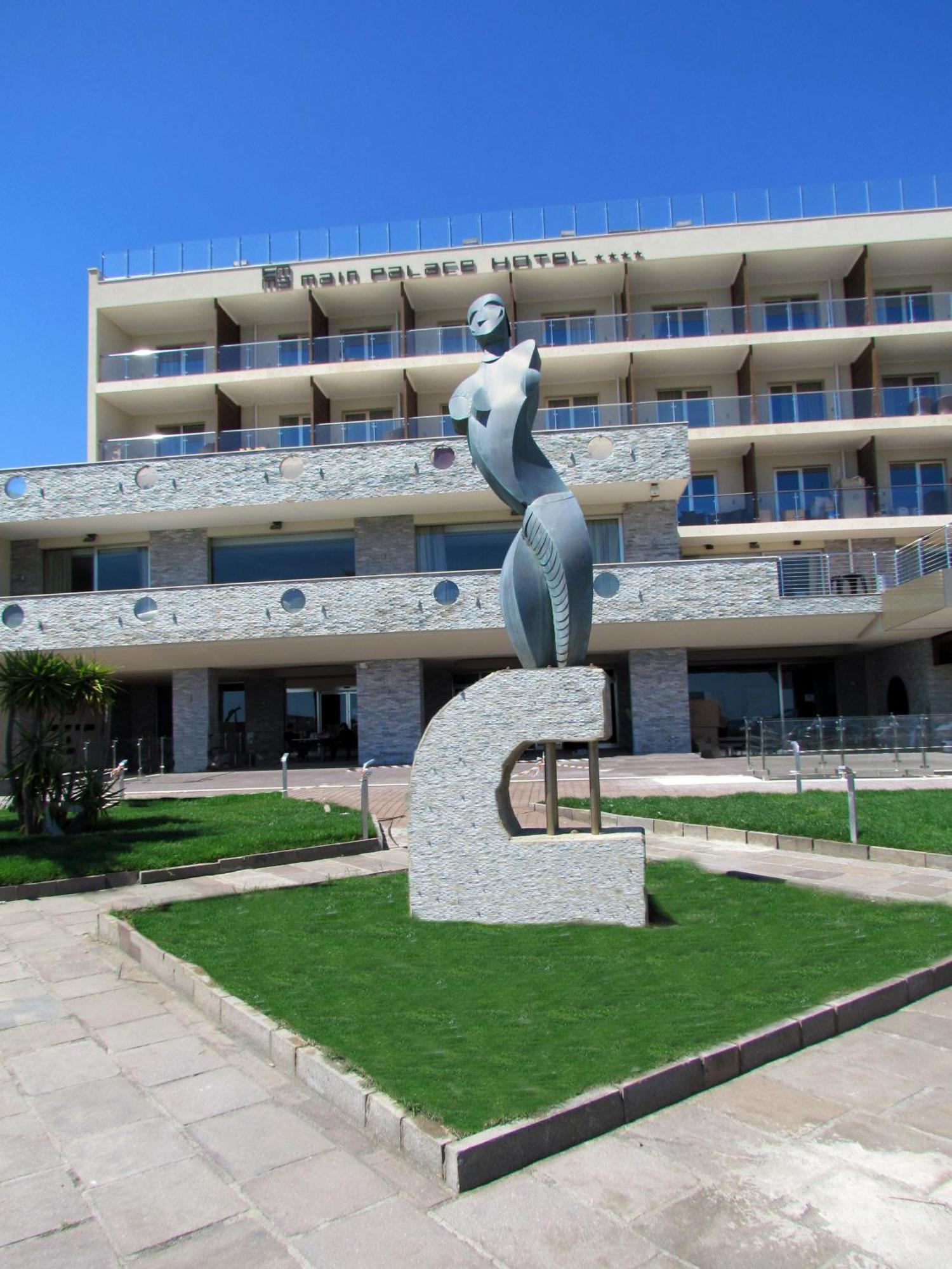 Main Palace Hotel Рокалумера Екстериор снимка