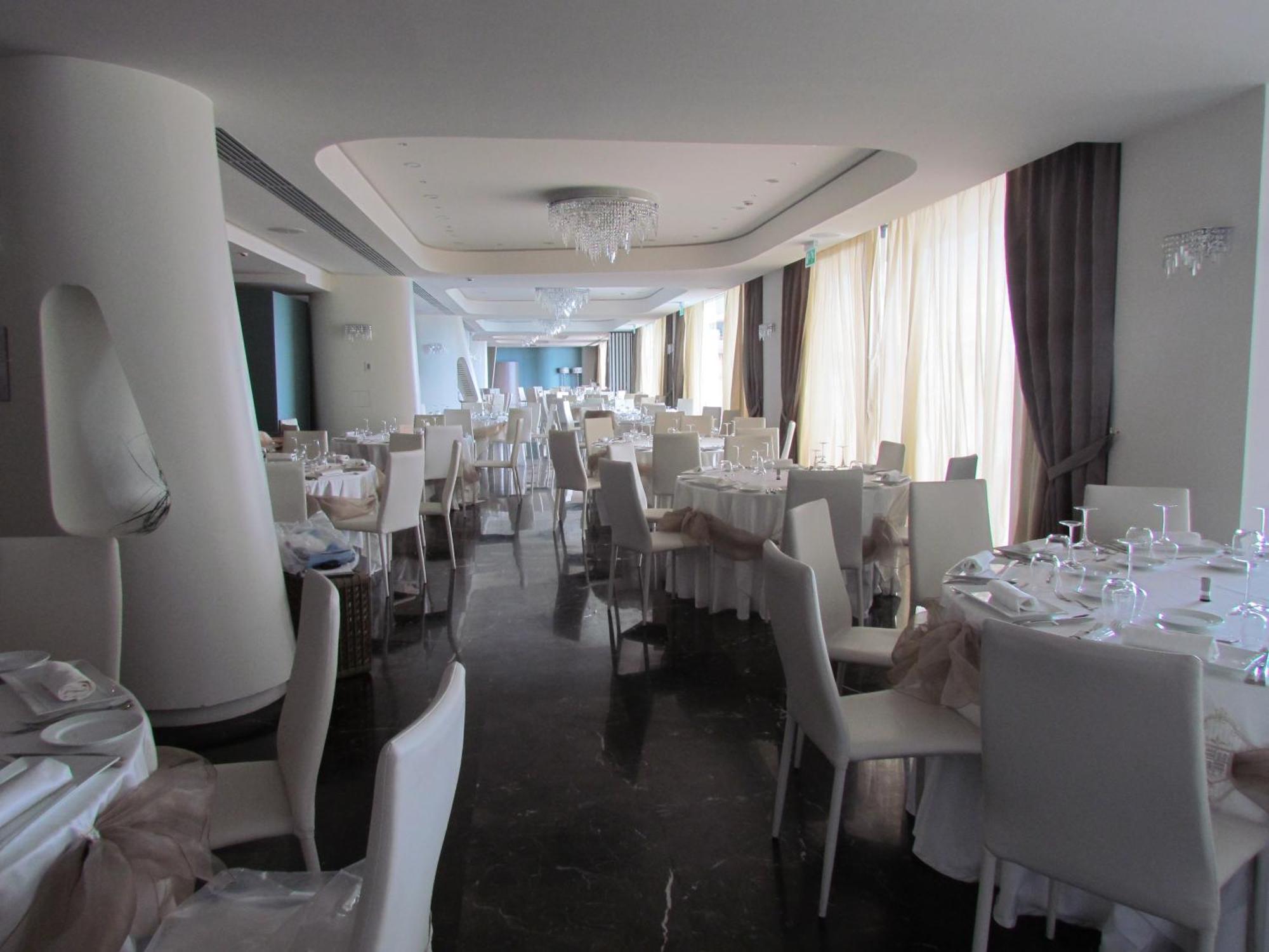 Main Palace Hotel Рокалумера Екстериор снимка
