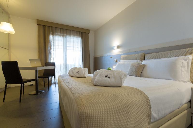 Main Palace Hotel Рокалумера Екстериор снимка